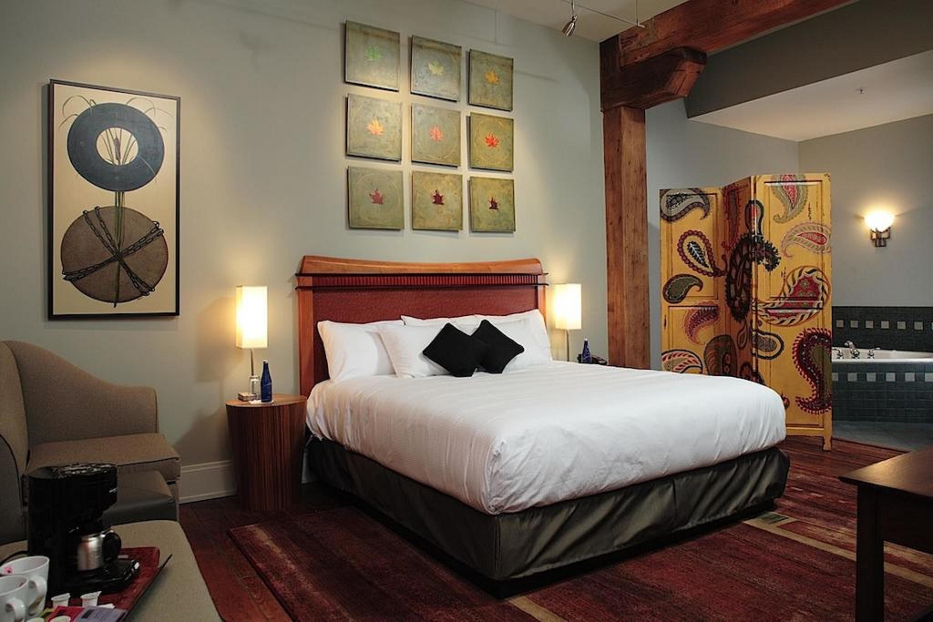 Lancaster Arts Hotel Bagian luar foto