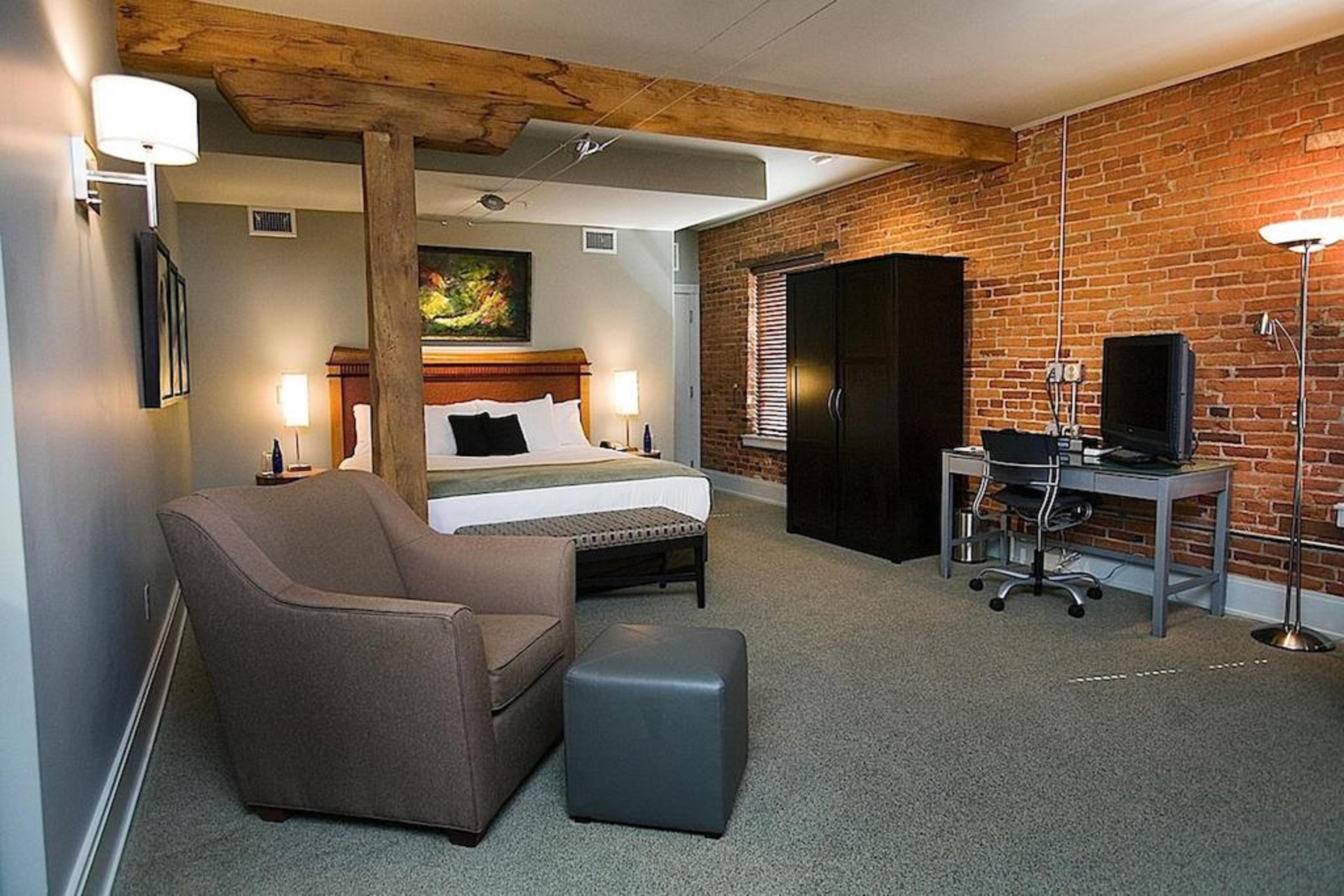 Lancaster Arts Hotel Bagian luar foto