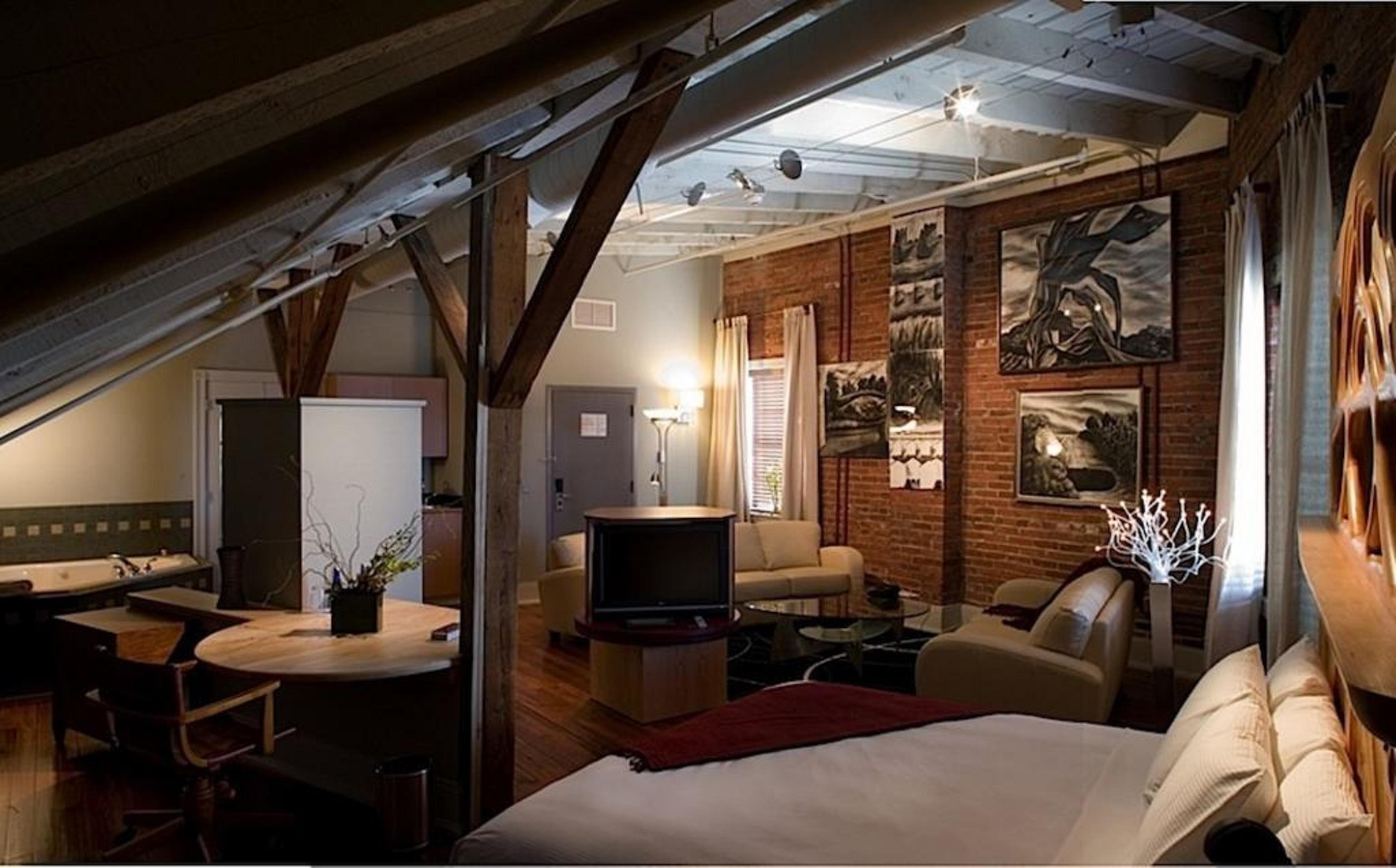 Lancaster Arts Hotel Bagian luar foto