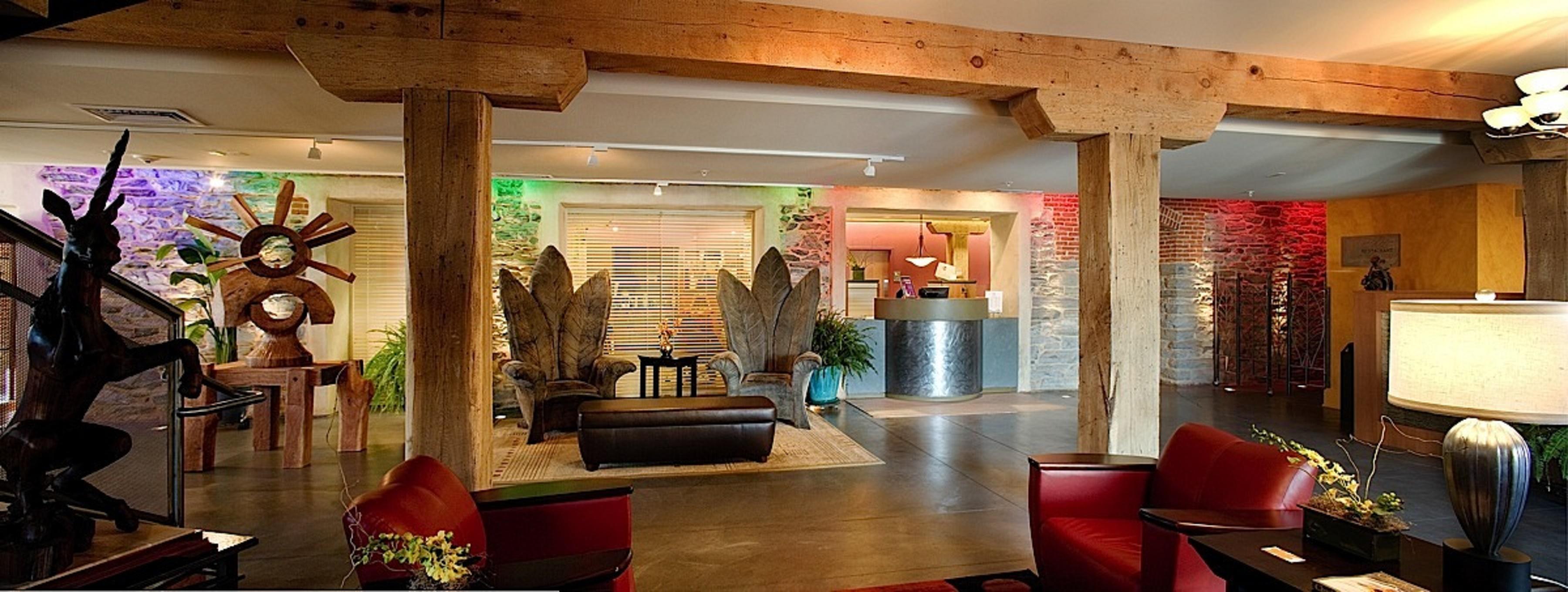 Lancaster Arts Hotel Bagian luar foto