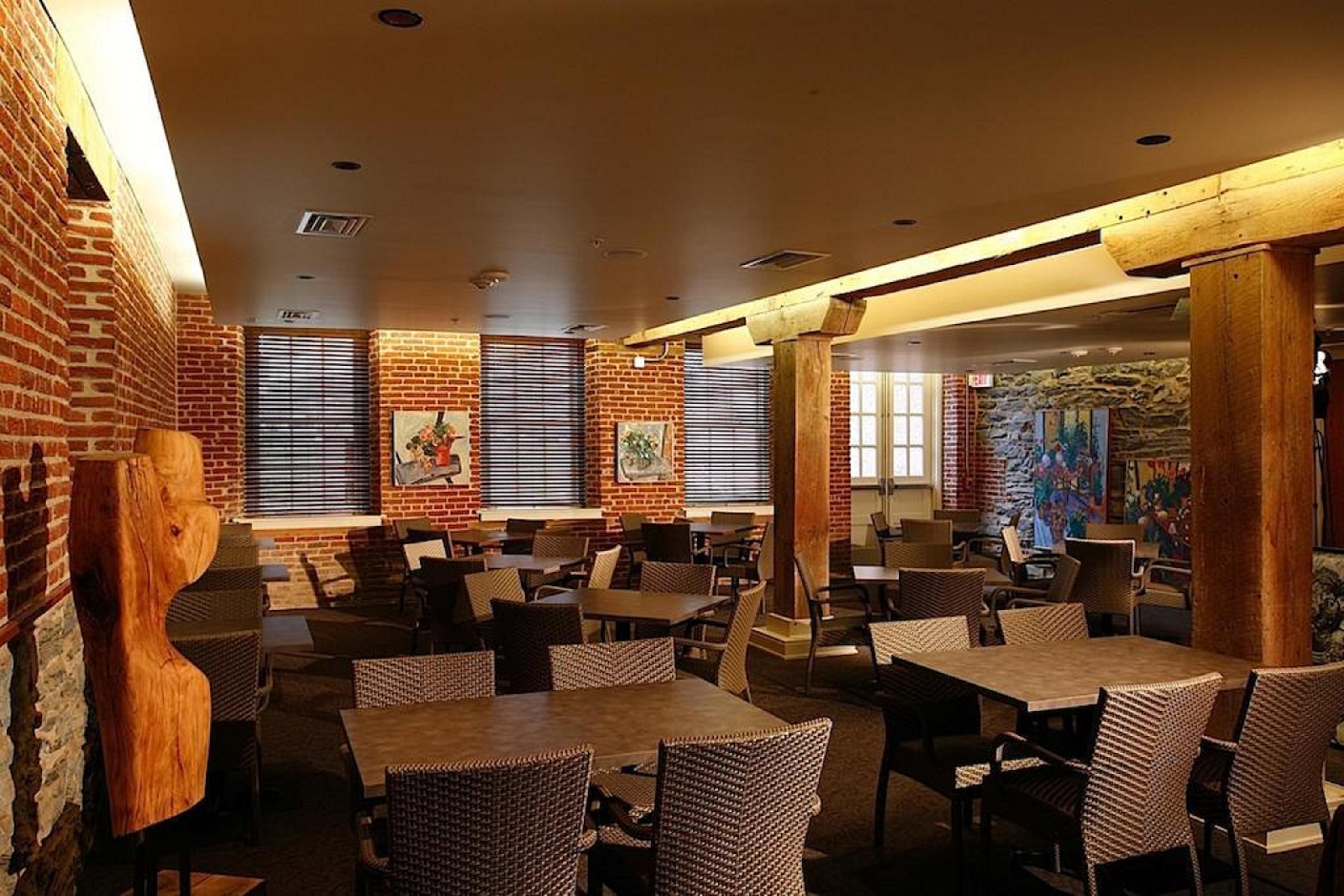 Lancaster Arts Hotel Bagian luar foto