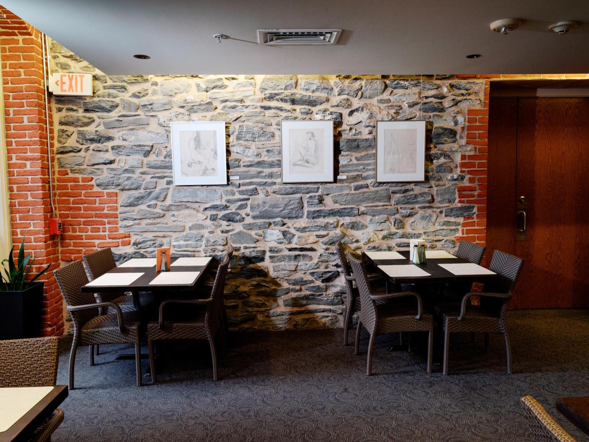 Lancaster Arts Hotel Bagian luar foto