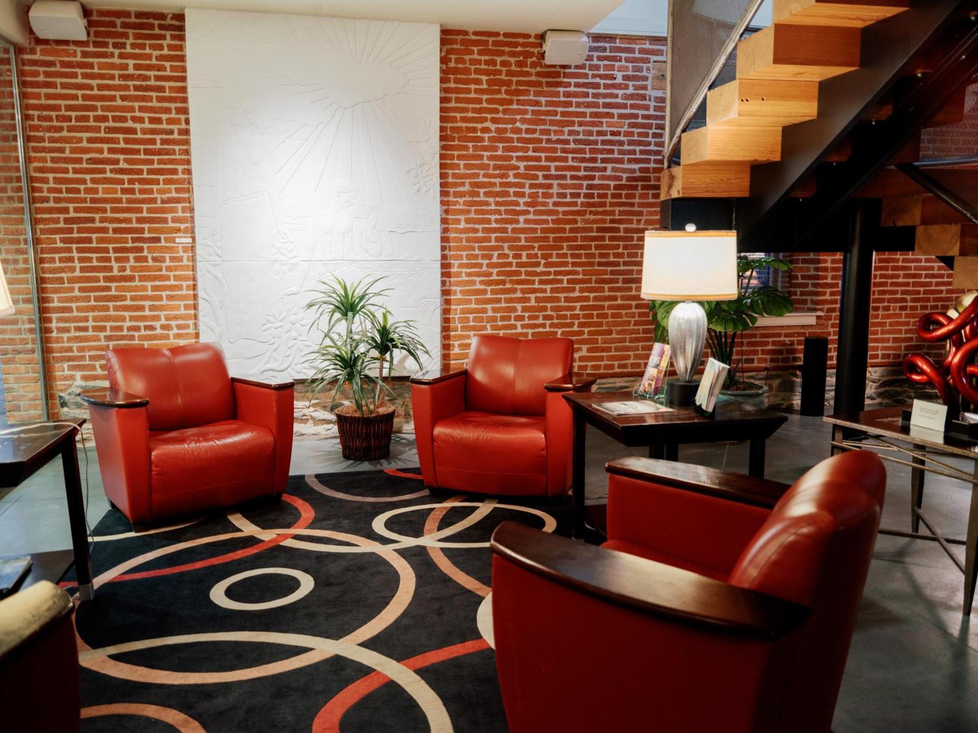 Lancaster Arts Hotel Bagian luar foto